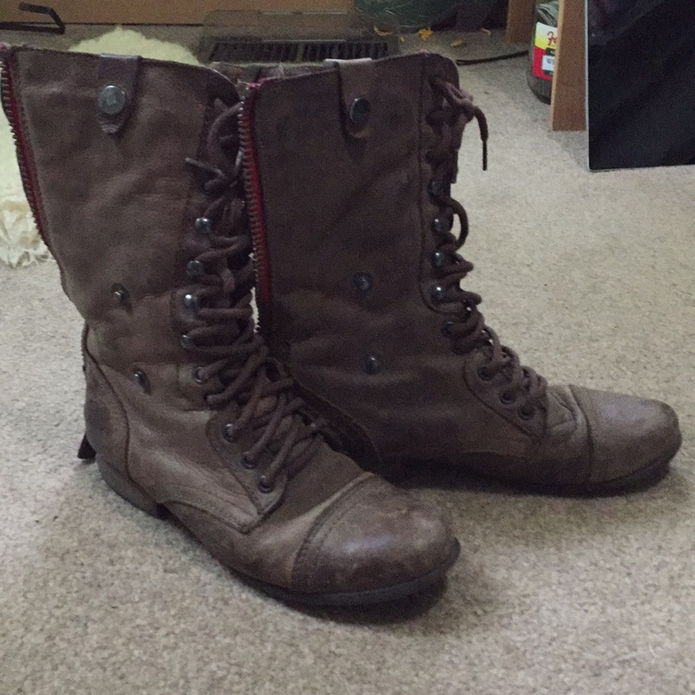 Steve Maddens Zip up Sz 7